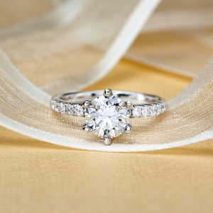 lab made diamond platinum engagement ring by Novita Diamonds